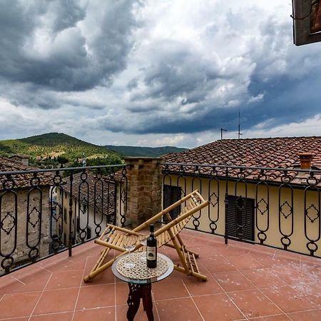 Art Rebus Tower In Tuscany Appartement Radda in Chianti Buitenkant foto