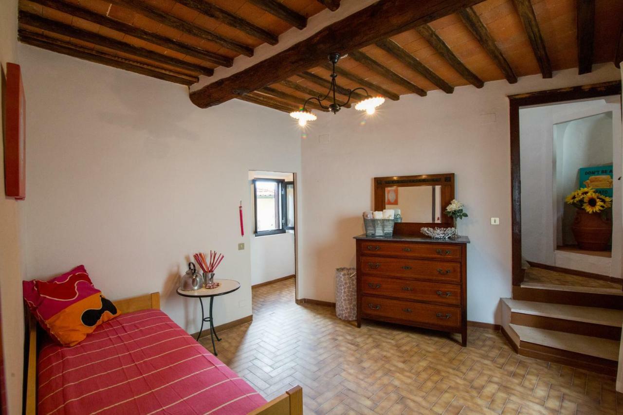 Art Rebus Tower In Tuscany Appartement Radda in Chianti Buitenkant foto