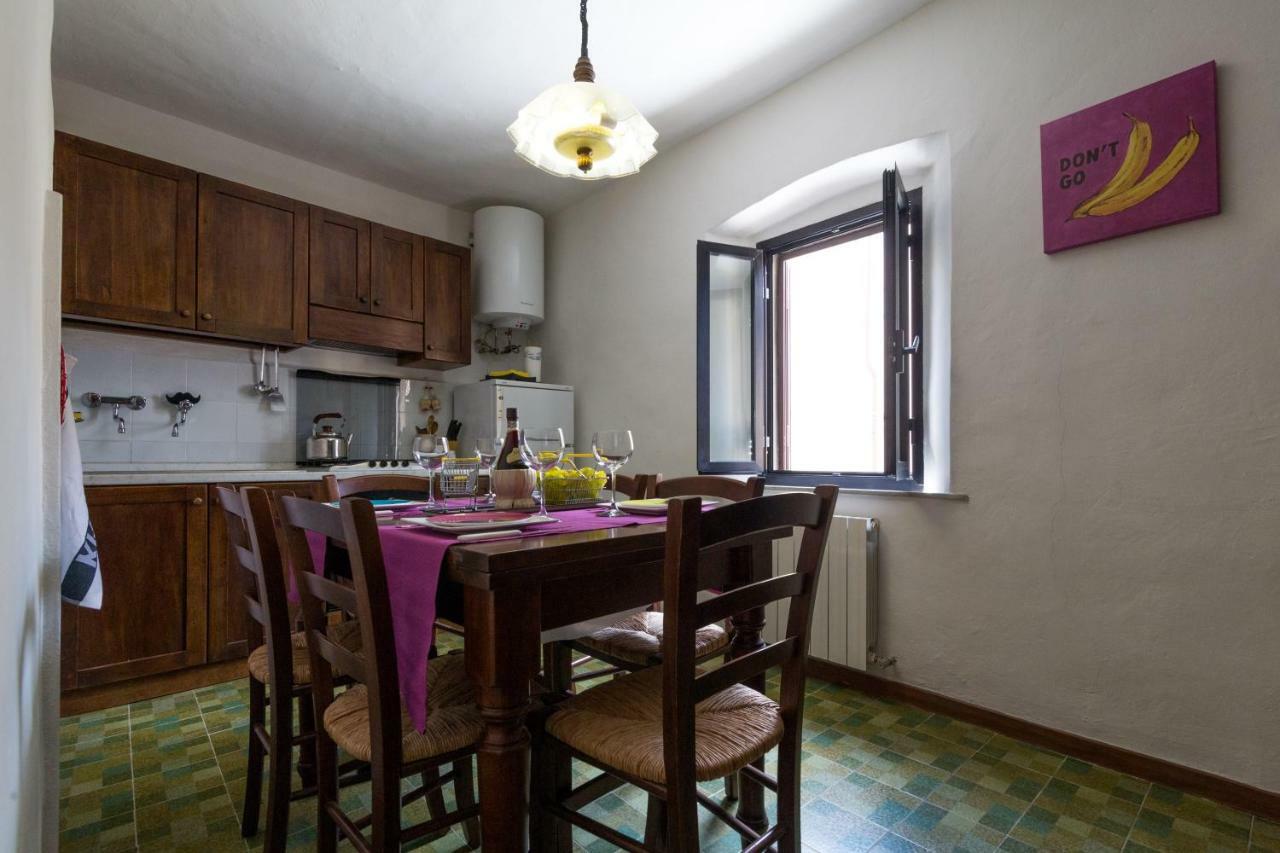 Art Rebus Tower In Tuscany Appartement Radda in Chianti Buitenkant foto