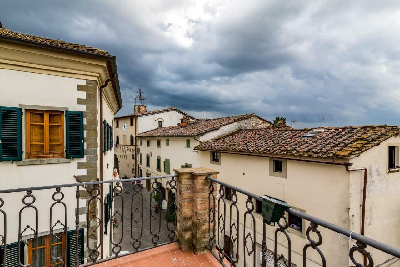 Art Rebus Tower In Tuscany Appartement Radda in Chianti Buitenkant foto