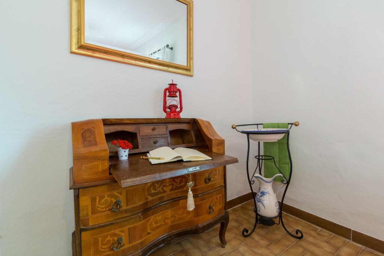 Art Rebus Tower In Tuscany Appartement Radda in Chianti Buitenkant foto